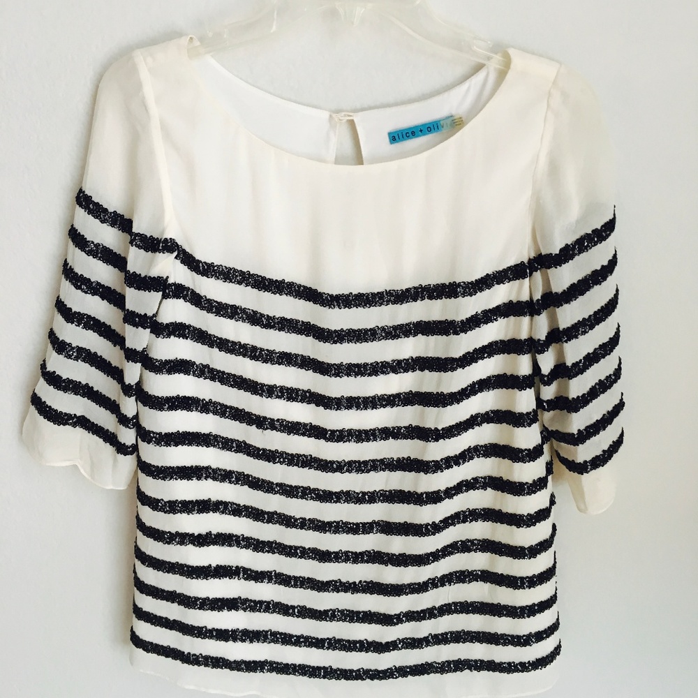 🚨PRICE DROP🚨 Alice + Olivia✨sequins✨ silk top